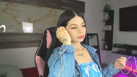 Snapshot of ken_and_bonnie chatting on 12-14-25, 08:02 ken_and_bonnie online show from 12-14-25, 08:02