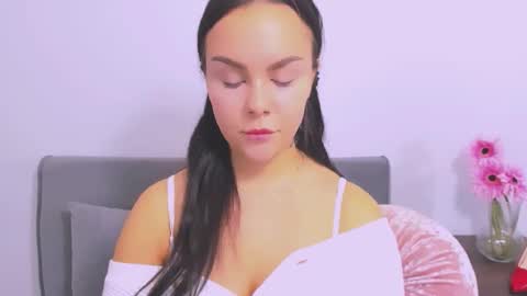 Snapshot of kendaldaisy chatting on 02-10-25, 08:10 KendalDaisy online show from 02-10-25, 08:10