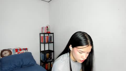 Snapshot of kendalgrey01 chatting on 01-31-25, 03:44 Kendal online show from 01-31-25, 03:44