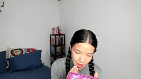 Snapshot of kendalgrey01 chatting on 02-05-25, 02:59 Kendal online show from 02-05-25, 02:59