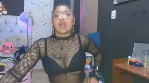 Snapshot of kendall_cherry_ chatting on 10-29-25, 09:05 kendall online show from 10-29-25, 09:05