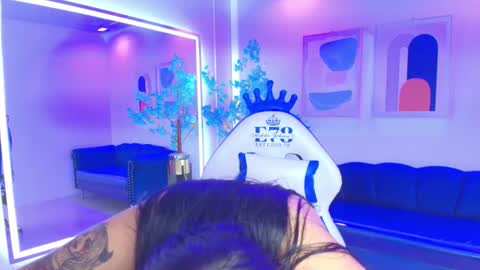 Snapshot of kendall_jhones chatting on 01-15-26, 04:06 Kendall online show from 01-15-26, 04:06