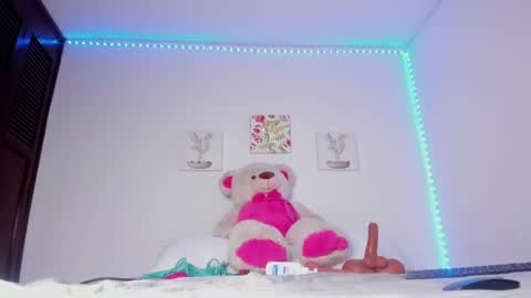 Snapshot of kendalljoy chatting on 12-10-24, 04:34 Kendall joy online show from 12-10-24, 04:34