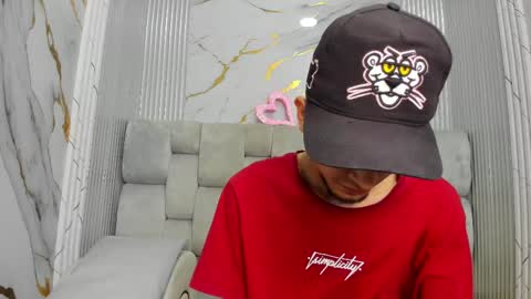 Kendall and Taylor online show from 09-22-25, 01:02