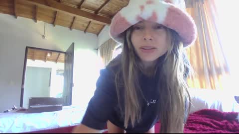 Snapshot of kendalltyler chatting on 01-23-25, 01:45 kendall online show from 01-23-25, 01:45