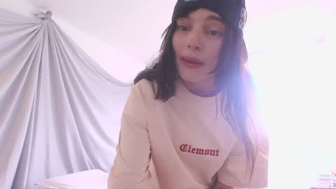 Snapshot of kendalltyler chatting on 09-10-25, 05:35 kendall online show from 09-10-25, 05:35