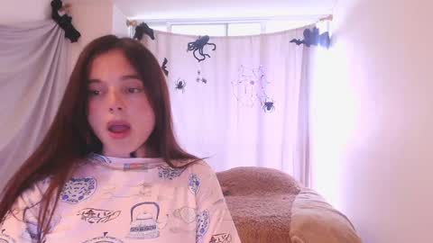 Snapshot of kendalltyler chatting on 10-11-25, 07:56 kendall online show from 10-11-25, 07:56