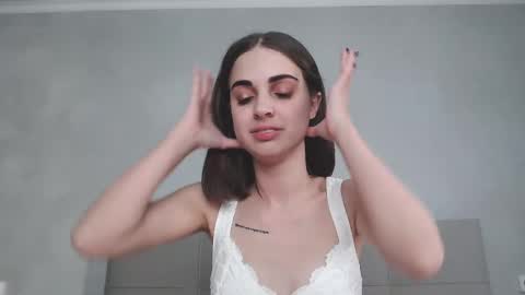 Snapshot of kendi_snow chatting on 02-14-25, 04:37 kendi snow online show from 02-14-25, 04:37