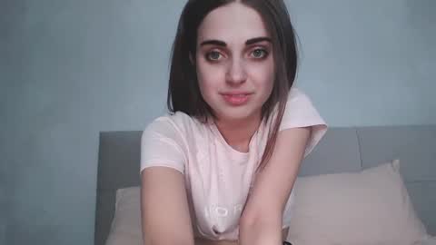 Snapshot of kendi_snow chatting on 02-18-25, 12:06 kendi snow online show from 02-18-25, 12:06