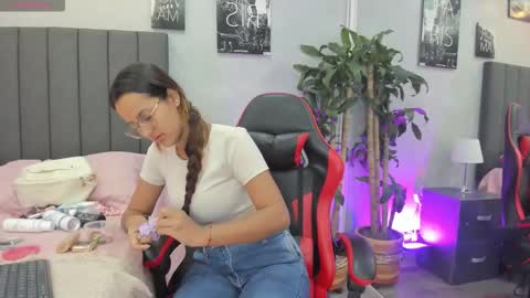 Kendra London online show from 11-24-25, 11:32