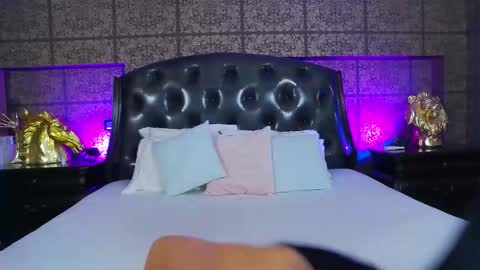 Snapshot of kendramaxx_ chatting on 09-18-25, 04:58 Alina online show from 09-18-25, 04:58