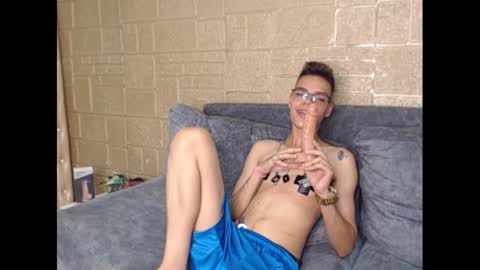 Snapshot of kenn_boy_ chatting on 01-21-25, 08:54 kenn_boy_ online show from 01-21-25, 08:54