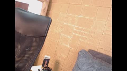 Snapshot of kenn_boy_ chatting on 01-28-25, 08:36 kenn_boy_ online show from 01-28-25, 08:36