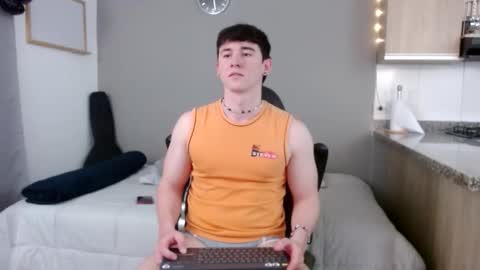 Santiago online show from 10-25-25, 05:26