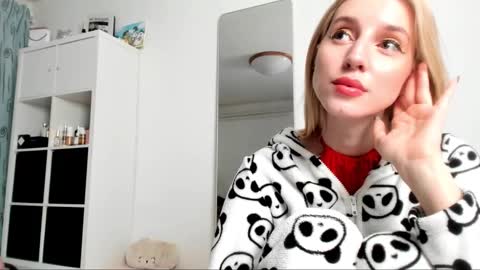 Kenzie online show from 02-05-25, 05:09