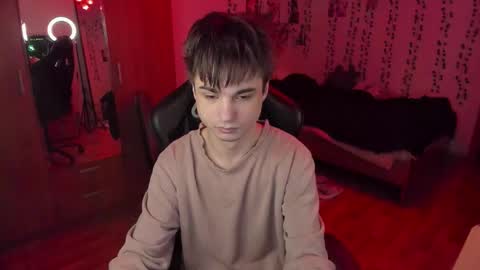 Snapshot of keorinav chatting on 11-29-25, 12:08 Looking for a moderator I PVT IS OPEN online show from 11-29-25, 12:08