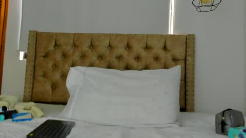 Snapshot of keryhillson chatting on 09-26-25, 12:20 Kery Hillson online show from 09-26-25, 12:20