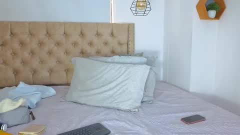 Snapshot of keryhillson chatting on 10-22-25, 11:54 Kery Hillson online show from 10-22-25, 11:54