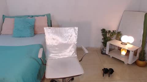 Mia  online show from 02-22-25, 05:35