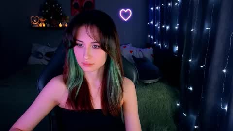 Snapshot of keti_moon chatting on 12-15-25, 05:50 Keti 3 online show from 12-15-25, 05:50