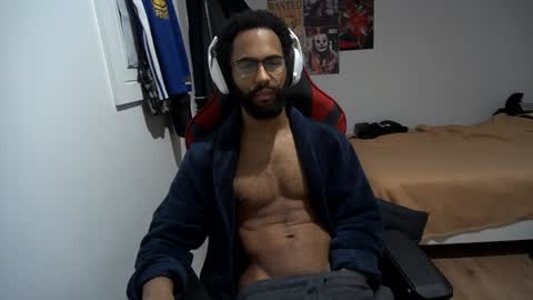 Snapshot of kevi4 chatting on 01-31-25, 01:43 kevi4 online show from 01-31-25, 01:43