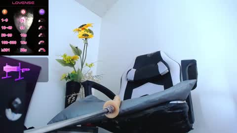 Snapshot of kevin__max_ chatting on 03-01-25, 01:11 Kev online show from 03-01-25, 01:11