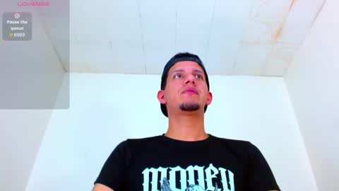 Snapshot of kevin__max_ chatting on 09-22-25, 07:16 Kev online show from 09-22-25, 07:16