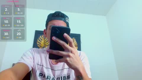 Snapshot of kevin__max_ chatting on 09-28-25, 01:49 Kev online show from 09-28-25, 01:49