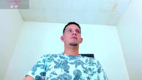 Snapshot of kevin__max_ chatting on 10-07-25, 07:22 Kev online show from 10-07-25, 07:22