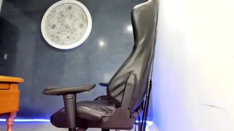 Kevin online show from 01-11-25, 03:55