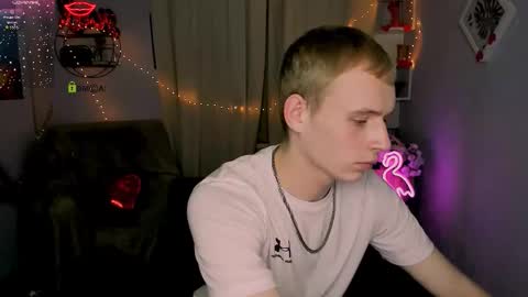 Snapshot of kevin_nix_ chatting on 02-21-26, 09:27 kevin_nix_ online show from 02-21-26, 09:27