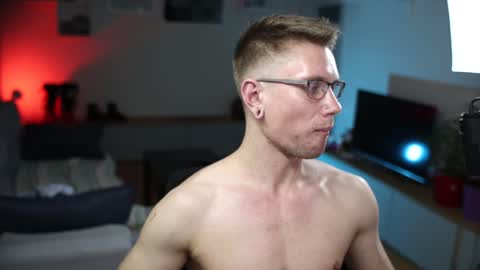 Snapshot of kevin_park chatting on 12-01-24, 07:47 Kev online show from 12-01-24, 07:47