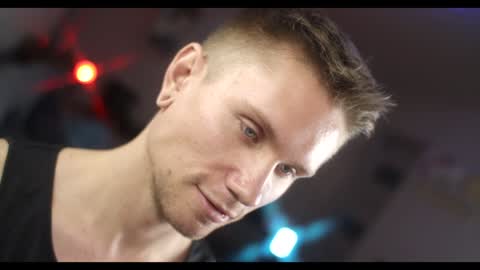 Snapshot of kevin_park chatting on 12-08-24, 08:15 Kev online show from 12-08-24, 08:15