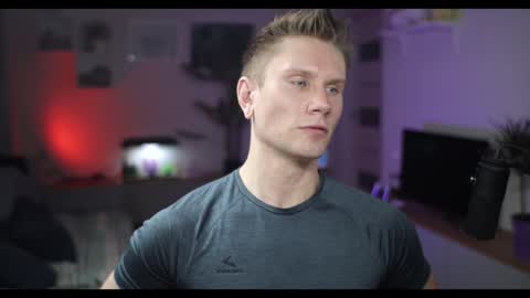 Snapshot of kevin_park chatting on 12-24-24, 07:00 Kev online show from 12-24-24, 07:00