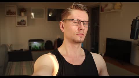 Snapshot of kevin_park chatting on 02-08-25, 07:48 Kev online show from 02-08-25, 07:48