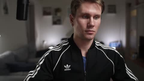 Snapshot of kevin_park chatting on 02-28-25, 04:53 Kev online show from 02-28-25, 04:53