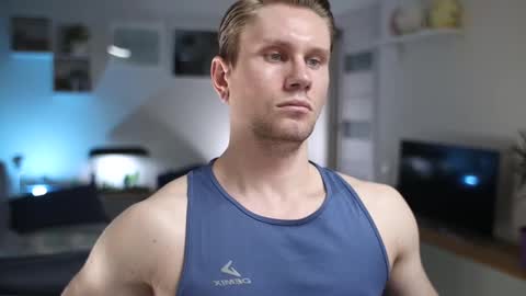 Snapshot of kevin_park chatting on 03-10-25, 03:30 Kev online show from 03-10-25, 03:30