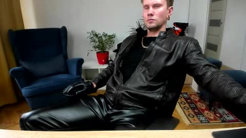 Snapshot of kevin_park chatting on 10-23-25, 12:26 Kev online show from 10-23-25, 12:26