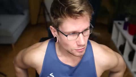 Snapshot of kevin_park chatting on 11-06-25, 09:43 Kev online show from 11-06-25, 09:43