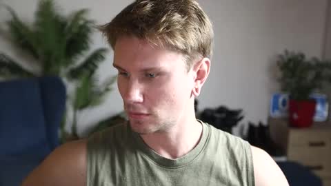 Snapshot of kevin_park chatting on 12-01-25, 06:35 Kev online show from 12-01-25, 06:35