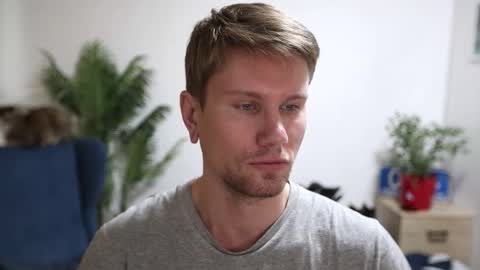 Snapshot of kevin_park chatting on 12-04-25, 08:34 Kev online show from 12-04-25, 08:34