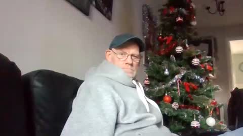 kevlooking4sez online show from 12-15-24, 02:37