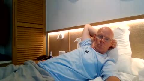 Snapshot of kevlooking4sez chatting on 08-04-26, 05:26 kevlooking4sez online show from 08-04-26, 05:26