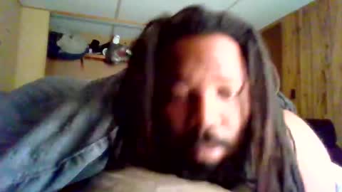 Snapshot of kevlove29 chatting on 12-17-25, 01:06 Justwontgodown online show from 12-17-25, 01:06