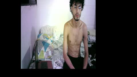 Snapshot of kevvluna05 chatting on 03-10-25, 03:34 kevvluna05 online show from 03-10-25, 03:34