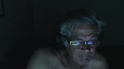 Snapshot of kevwestunder9696 chatting on 02-21-25, 02:27 kevwestunder9696 online show from 02-21-25, 02:27