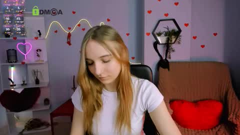 Snapshot of keylas_moan chatting on 02-25-26, 01:32 Keylas online show from 02-25-26, 01:32