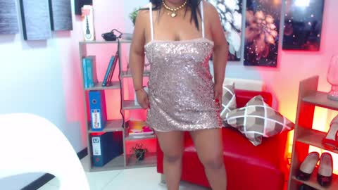 Snapshot of keylathomson chatting on 01-15-25, 04:00 Keyla online show from 01-15-25, 04:00