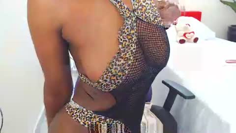 Sandy Saenz online show from 11-24-25, 11:26