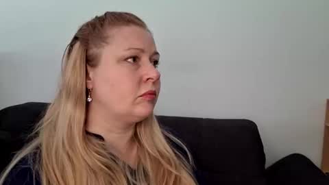 Snapshot of khaleesi0890 chatting on 11-12-25, 10:04 khaleesi0890 online show from 11-12-25, 10:04